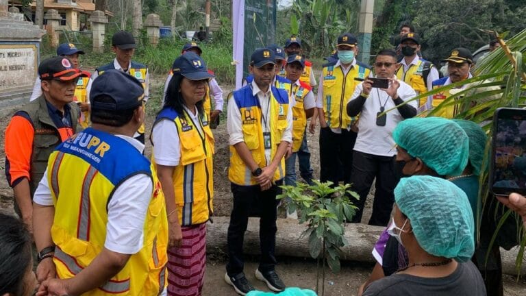 Pemerintah Gerak Cepat Pulihkan Korban Letusan Gunung Lewotobi