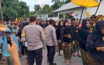 Arak-Arakan Nyongkolan di Sekotong Berjalan Lancar