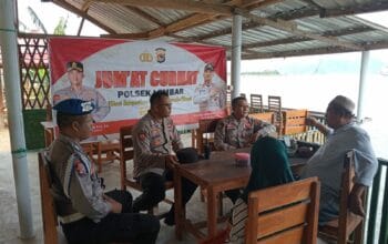 Jumat Curhat Polsek Lembar, Warga Teluk Waru Bahas Kamtibmas dan Antisipasi Banjir