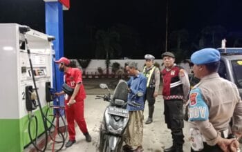KRYD Polsek Sekotong Sambangi SPBU, Ciptakan Rasa Aman Warga