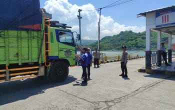Lancar dan Kondusif Pengamanan Polsek Kawasan Pelabuhan Lembar di Pintu Gerbang Lombok-Bali