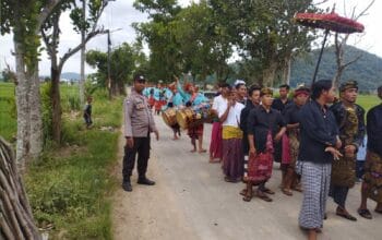 Pengamanan Nyongkolan di Gerung, Polisi Hadir Lestarikan Tradisi Sasak