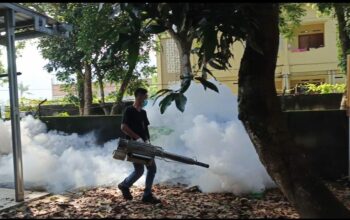 Polres Lombok Barat Gempur DBD dengan Fogging di Polsek Jajaran