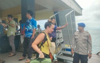 Sinergi Polairud Polres Lombok Barat dan Dishub Laut Amankan Pelabuhan Senggigi untuk Wisatawan
