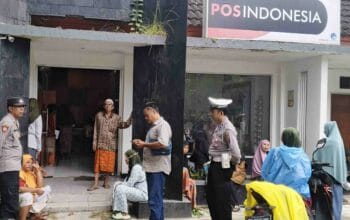 Bansos Sembako dan PKH 2025 di Batulayar, Cair Aman Dikawal Polisi