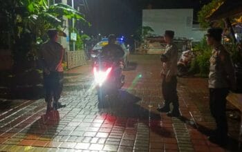 Inovasi Polsek Labuapi, Patroli Blue Light Cegah Kejahatan Malam Hari