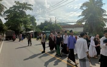 Kiprah Polsek Lembar Amankan Pawai Haul, Jaga Tradisi, Layani Masyarakat