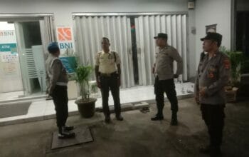 Patroli Malam Ditingkatkan, Polsek Gerung Jamin Keamanan Objek Vital dan Pertokoan