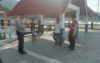 Patroli Rutin Polsek Sekotong, Jaga Keamanan Wisatawan di Dermaga Tawun