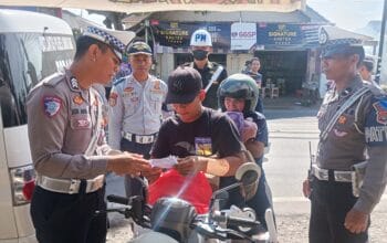 Polres Lombok Barat Gencar Tingkatkan Kesadaran Lalu Lintas Lewat Operasi Rinjani 2025