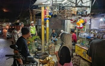 Polsek Kediri Gencarkan Patroli Dialogis, Sasar Kampanye Anti Narkoba dan Himbauan Kamtibmas di Desa Lelede