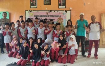 Polsek Sekotong Edukasi Siswa MI Tarbiyatussibyan tentang Bahaya Bullying dan Narkoba