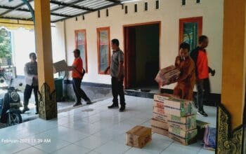 Sinergi Polri dan BPBD Lombok Barat, Bantuan Banjir Tiba di Sekotong Tengah