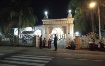 Aman dan Nyaman! Polsek Lembar Kawal Sholat Tarawih
