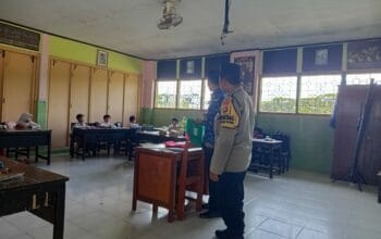 Gizi Anak Dasan Tapen, Polisi Kawal Makan Gratis