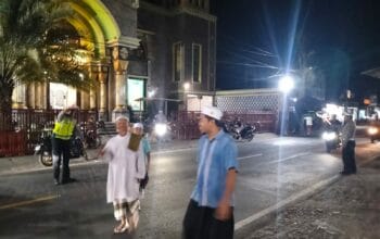 Pengamanan Salat Tarawih di Batulayar Lancar, Aman, dan Kondusif
