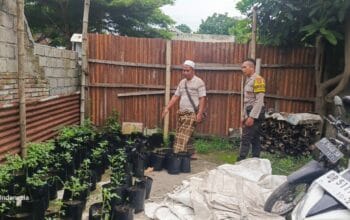 Polisi Turun ke Sawah! Warga Kuripan Dapat Edukasi Swasembada Pangan
