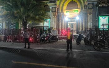Polsek Batulayar Amankan Sholat Tarawih, Jemaah Merasa Nyaman