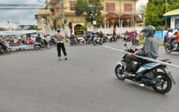 Polsek Kediri Atur Lalin Sore Ramadan, Ngabuburit Makin Nyaman!