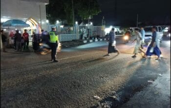 Ramadhan Aman, Polisi Kawal Tarawih di Kediri