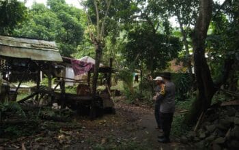 Bhabinkamtibmas Batulayar Sosialisasikan Pemanfaatan Lahan Kosong