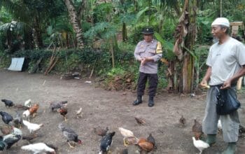 Dekat dengan Masyarakat, Bhabinkamtibmas di Batulayar Sosialisasikan Program P2L