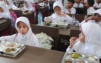 Sinergi Polri dan SPPG Sukseskan Program Makan Bergizi di Kuripan