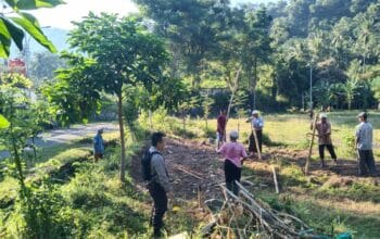 Peran Aktif Polsek Batulayar dalam Program Ketahanan Pangan Masyarakat