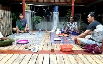 Polisi Sambangi Warga Ronda, Jaga Kamtibmas di Lombok Barat