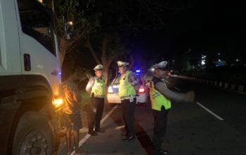 Patroli Malam Intensif Satlantas Amankan Bypass BIL Lombok Barat