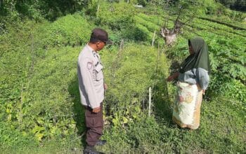 Polsek Kediri Dorong Ketahanan Pangan Warga Montong Are