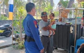 Polairud Gencarkan Imbauan Kebersihan dan Keselamatan di Pantai Senggigi