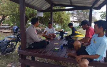 Bhabinkamtibmas Sekotong Gencar Edukasi Manfaatkan Pekarangan untuk Ketahanan Pangan